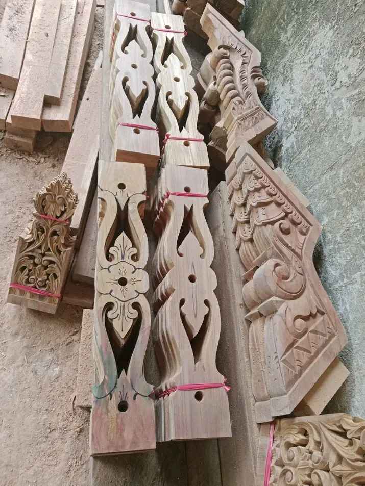 Contoh Konsol Kayu